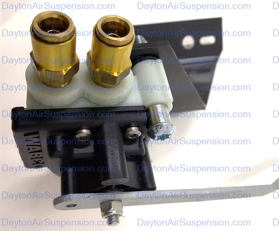 Wabco Leveling and Height Control Valve - S464-008-1150 Wabco