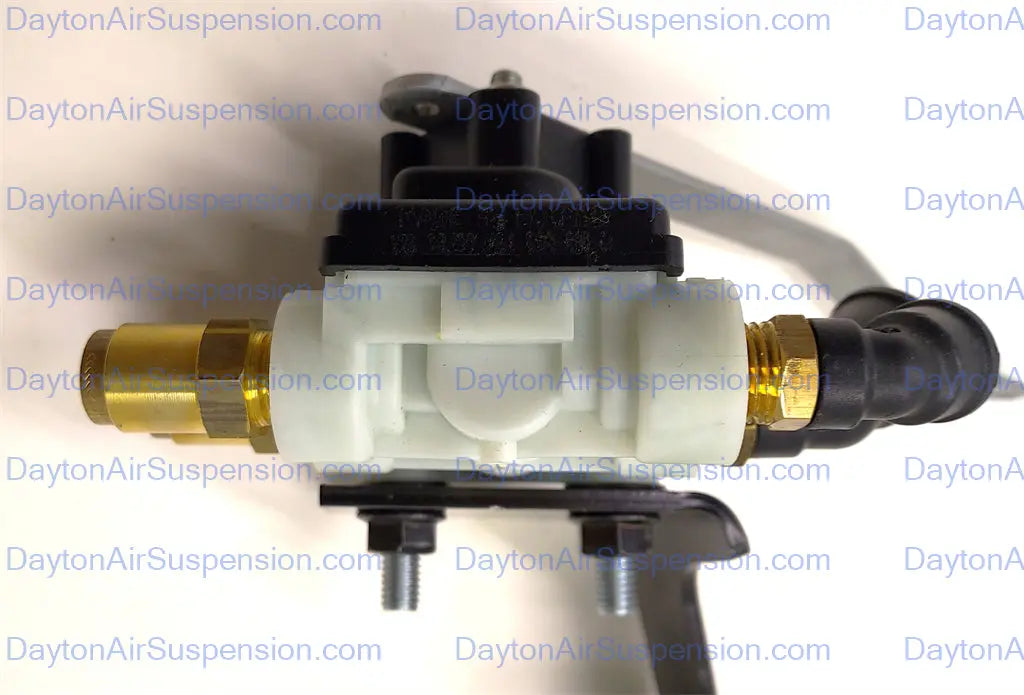 Wabco Leveling and Height Control Valve - S464-008-1150 Wabco
