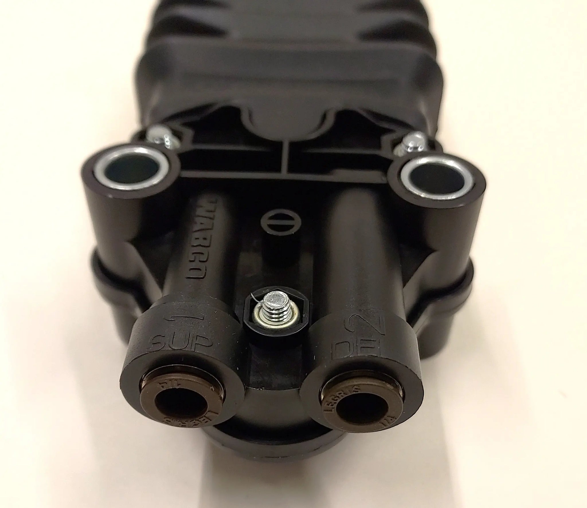 Wabco Leveling and Height Control Valve - SRAWBK011 Wabco